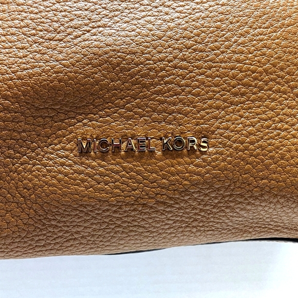 Michael Kors Crosby Pebbled Leather Bag - Every Day Purse - Picture 3 of 15
